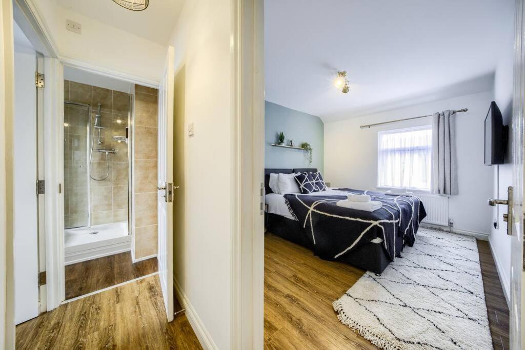 Low Rate For A 4-Bedroom House In Coventry With Free Unlimited Wi-Fi 2 Car Parking 53 Qmc Exterior photo