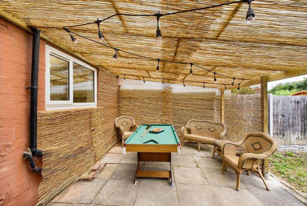 Low Rate For A 4-Bedroom House In Coventry With Free Unlimited Wi-Fi 2 Car Parking 53 Qmc Exterior photo